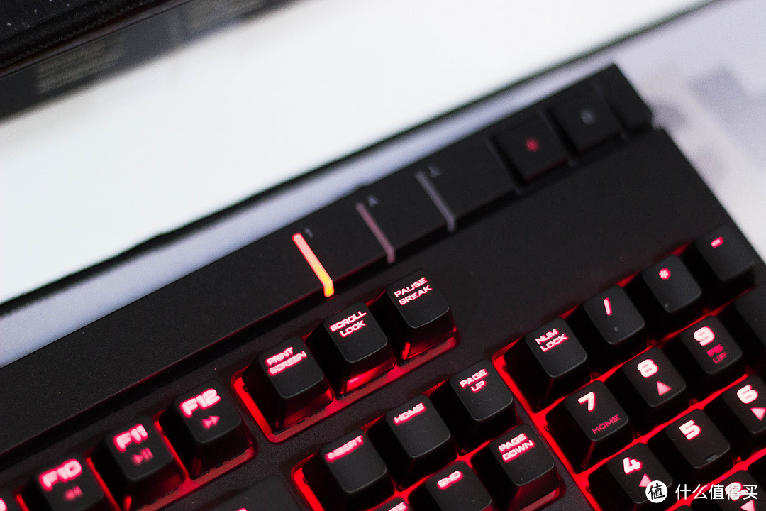 为了一条红线:CORSAIR 美商海盗船 惩戒者 红灯 红轴 简单开箱