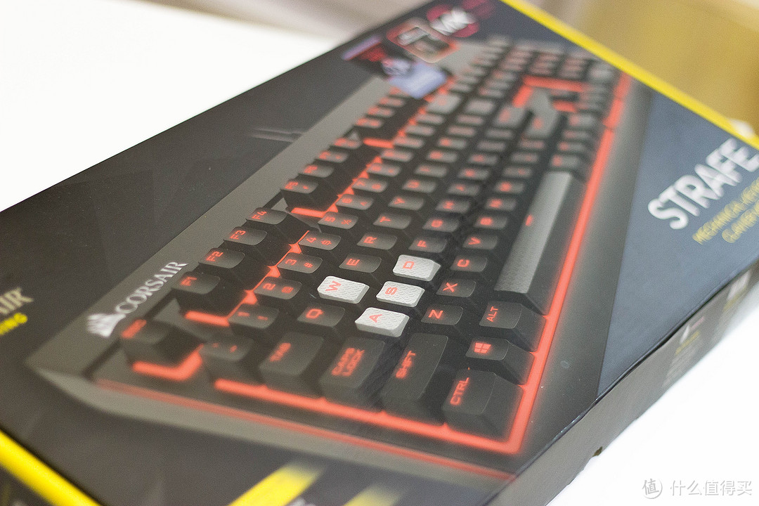 为了一条红线:CORSAIR 美商海盗船 惩戒者 红灯 红轴 简单开箱