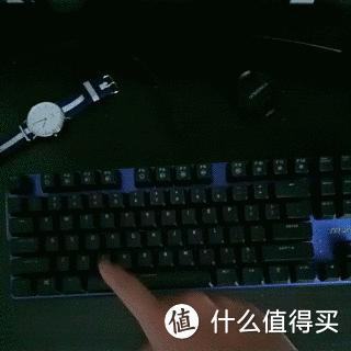 来自11.11兑换——Rantopad 镭拓 MXX 背光游戏机械键盘 青轴