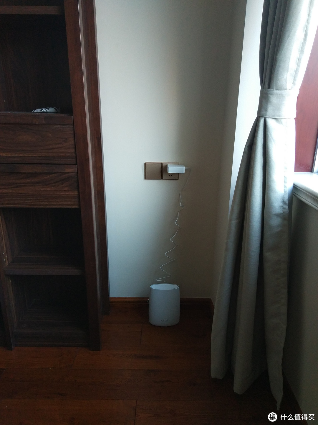 初见路由器的奥秘 — NETGEAR 美国网件 Orbi 奥秘 智慧分身多路由器 开箱