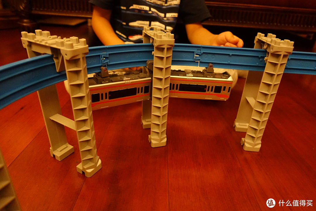 TOMY湘南单轨电车模型-Tomy Plarail Shonan Monorail 5000 Red line set