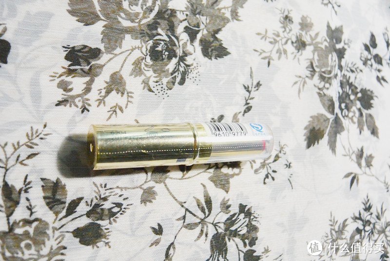 气氛up~45号樱桃红!MAXFACTOR 蜜丝佛陀 恒彩润泽锁色唇膏使用有感