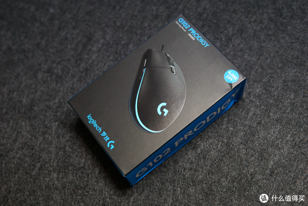 Logitech G102 鼠标：简而美的游戏入门之选