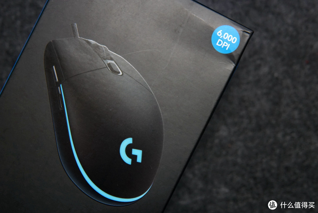 Logitech G102 鼠标：简而美的游戏入门之选