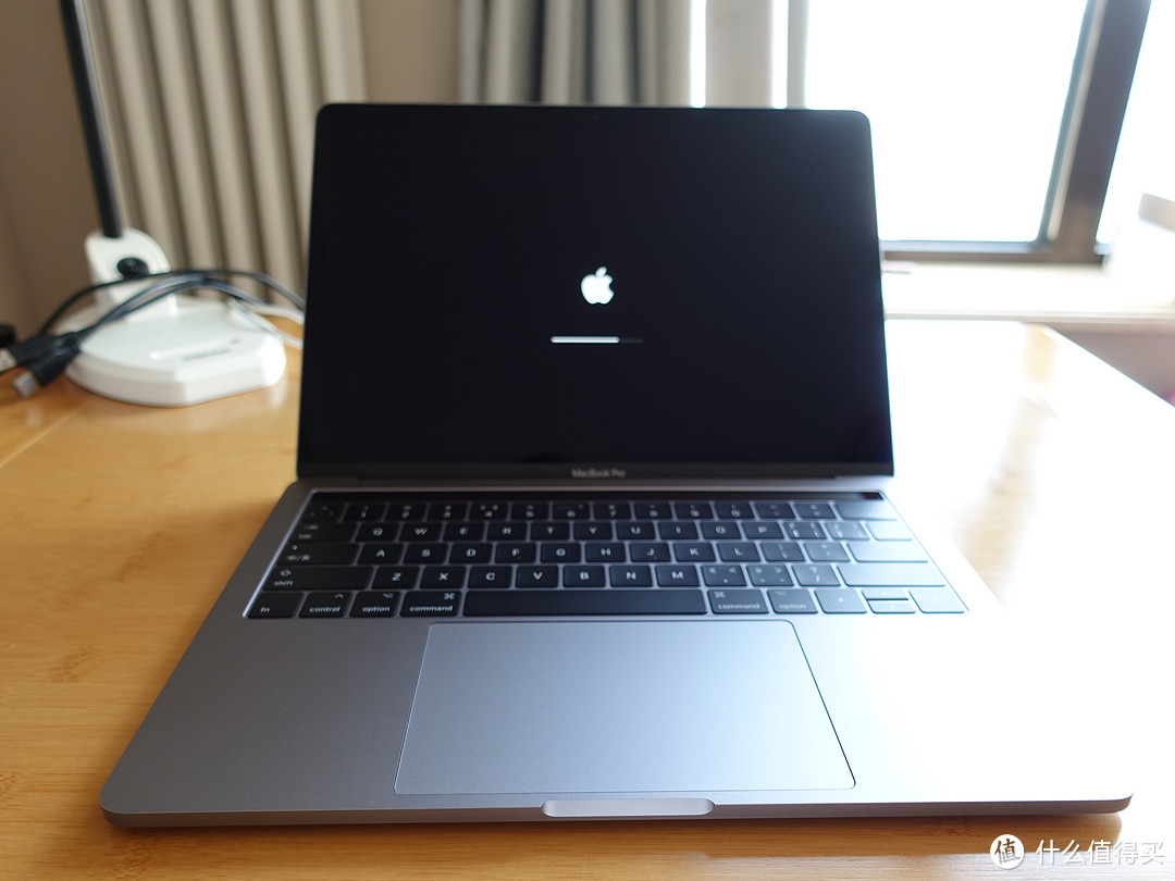 官网订购new MacBook Pro（Multi-Touch Bar 和 Touch ID）