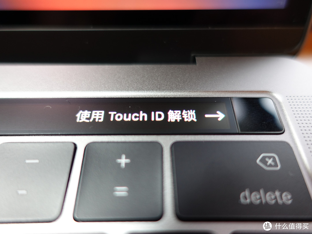 官网订购new MacBook Pro（Multi-Touch Bar 和 Touch ID）