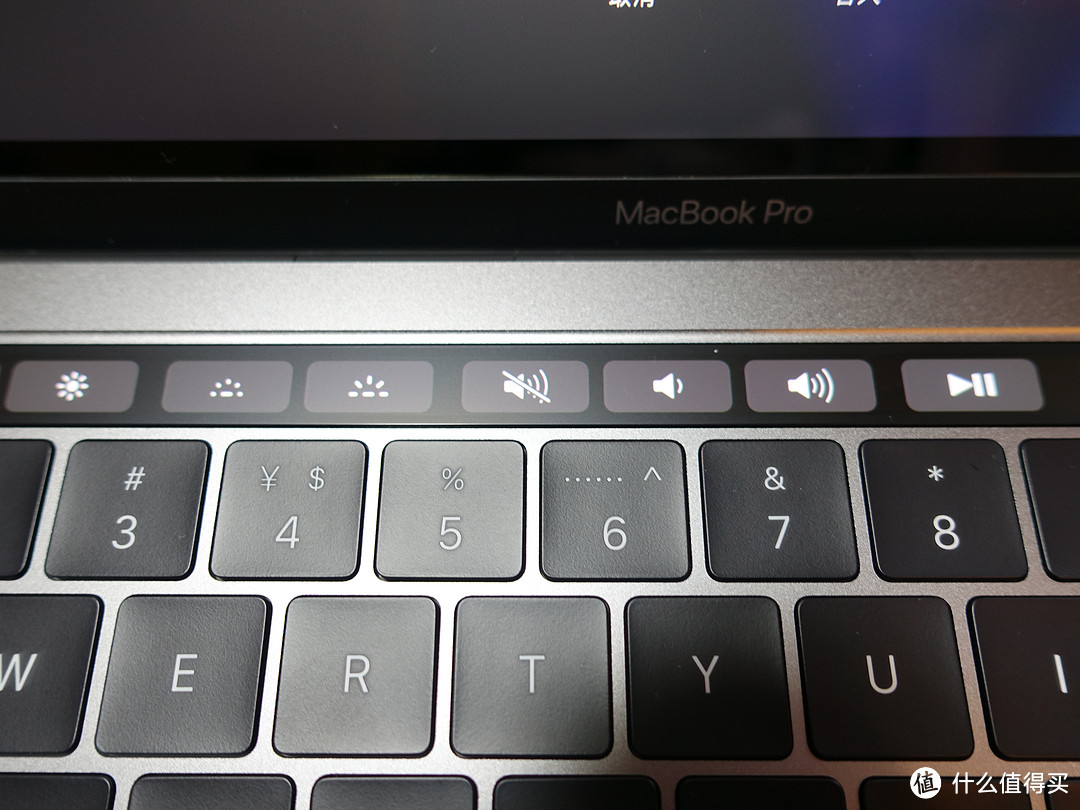 官网订购new MacBook Pro（Multi-Touch Bar 和 Touch ID）