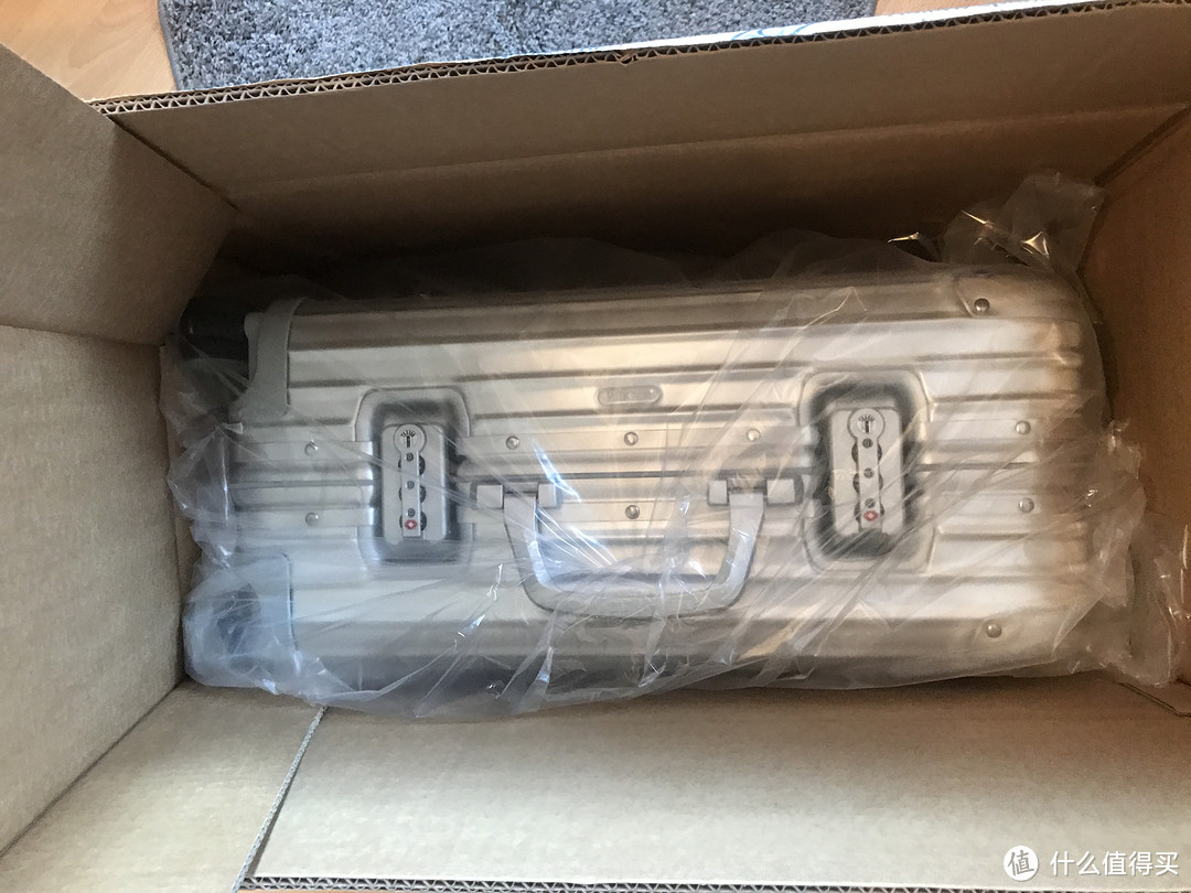 RIMOWA TOPAS 56 拉杆箱