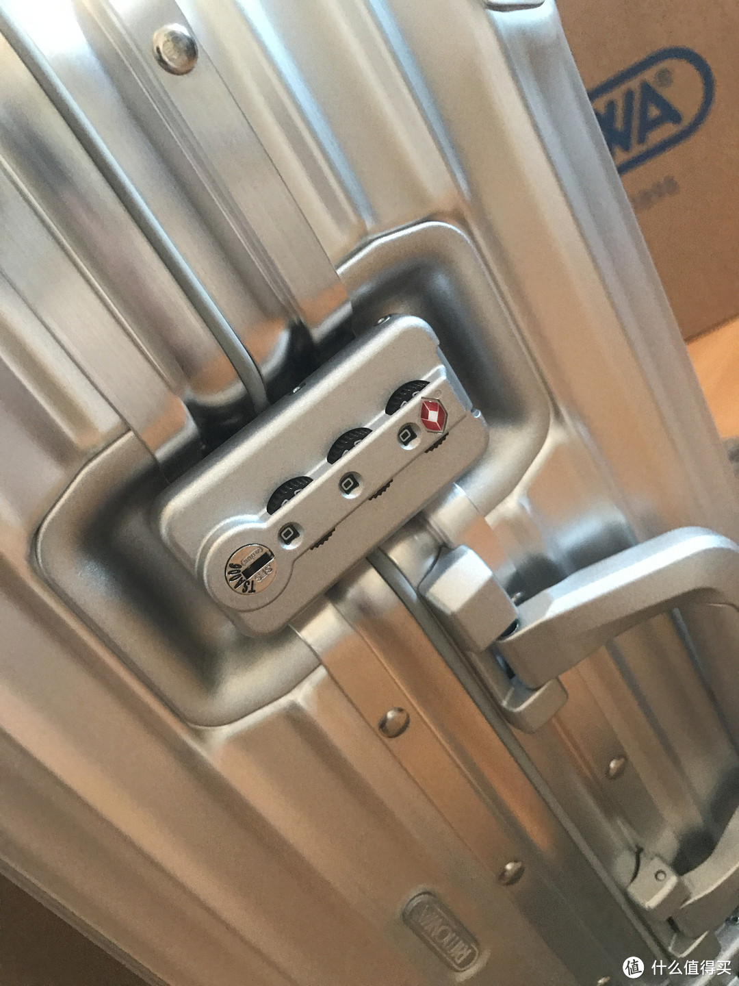 RIMOWA TOPAS 56 拉杆箱