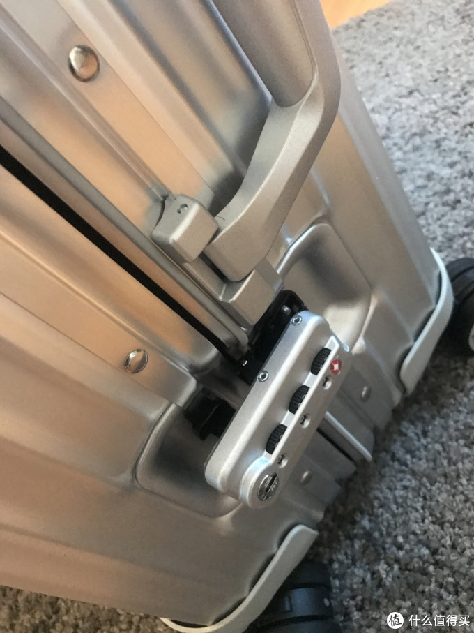 rimowa topas 56 拉杆箱