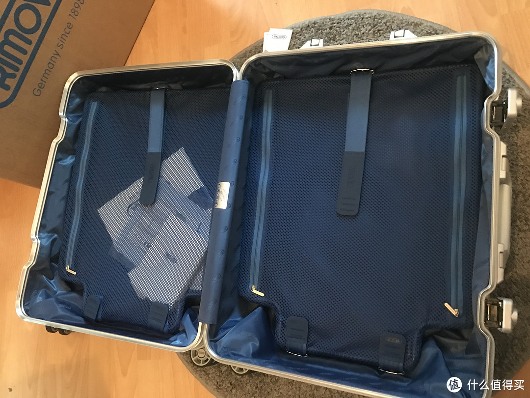 RIMOWA TOPAS 56 拉杆箱