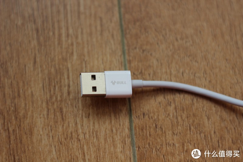 Micro USB、Lightning二合一——公牛抗折断数据线（J810） 评测