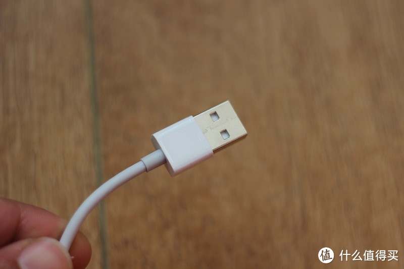 Micro USB、Lightning二合一——公牛抗折断数据线（J810） 评测