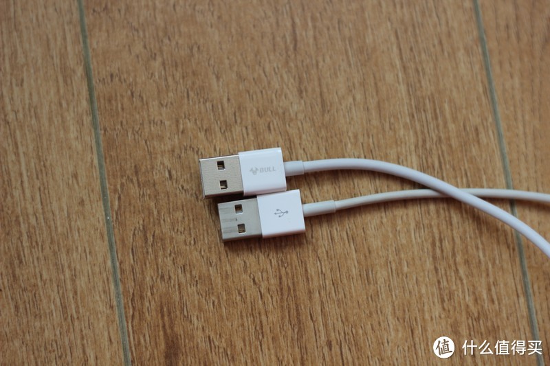 Micro USB、Lightning二合一——公牛抗折断数据线（J810） 评测