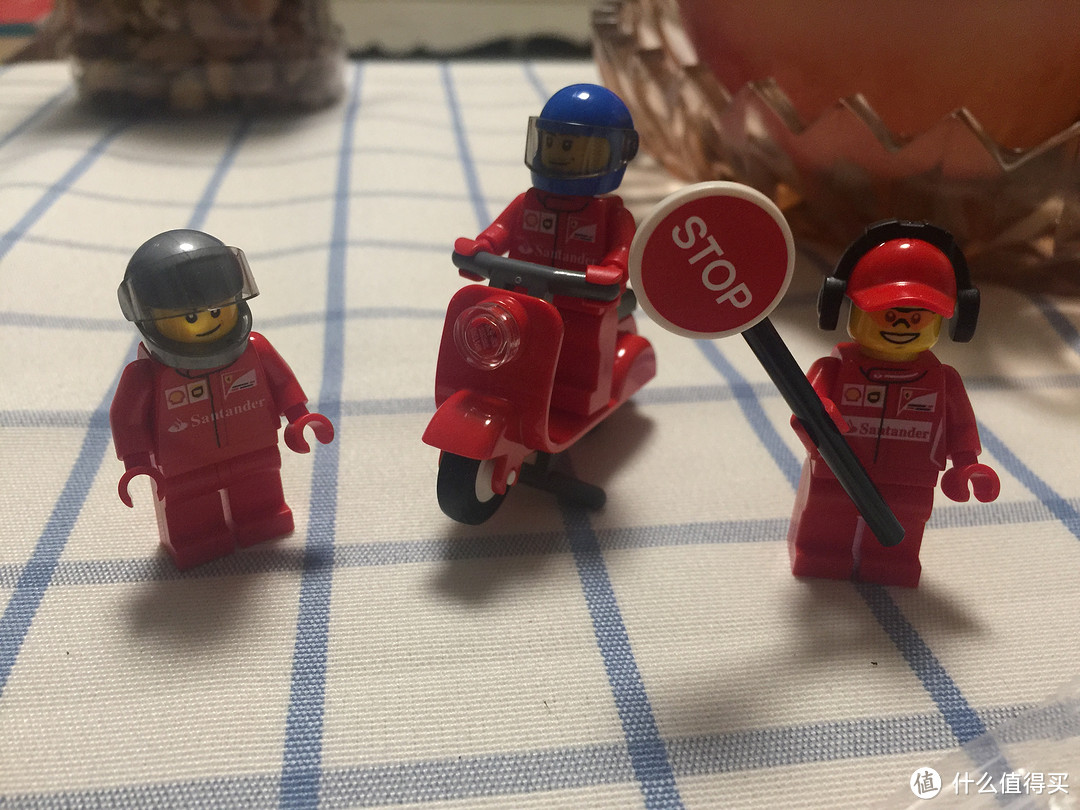 一眼就喜欢上的 LEGO 乐高 75913 F14 T & Scuderia 法拉利重卡