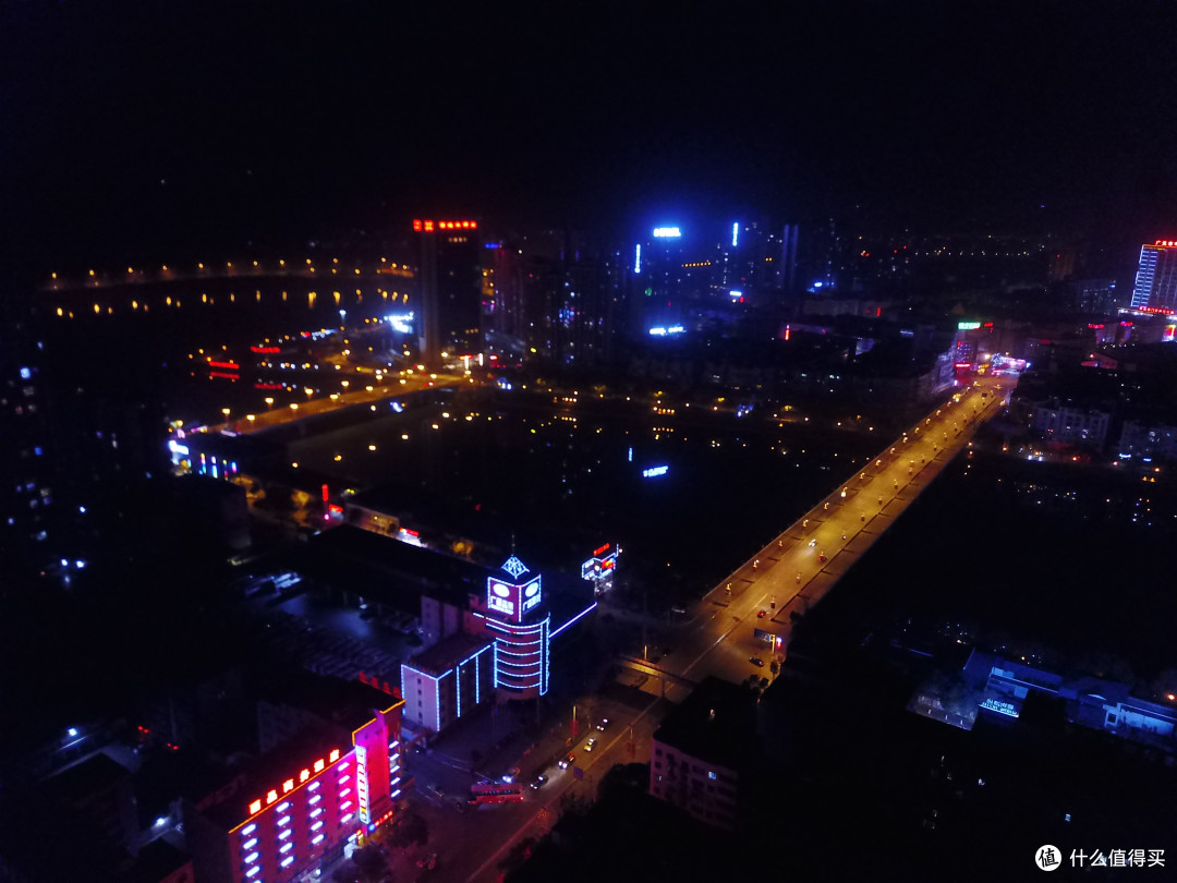 自动模式下的夜景效果凑合 自动模式下的夜景效果凑合