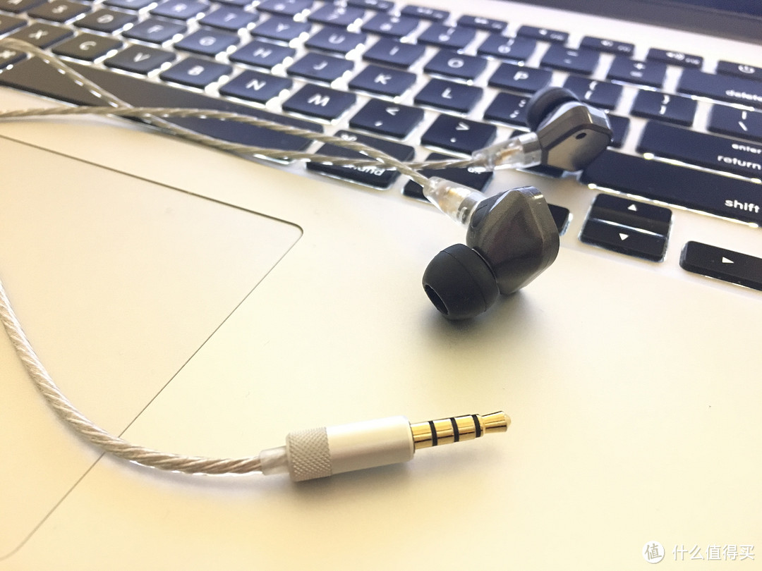 小白耳机入门 — SENNHEISER 森海塞尔 IE80 入耳式动圈耳机 使用体验