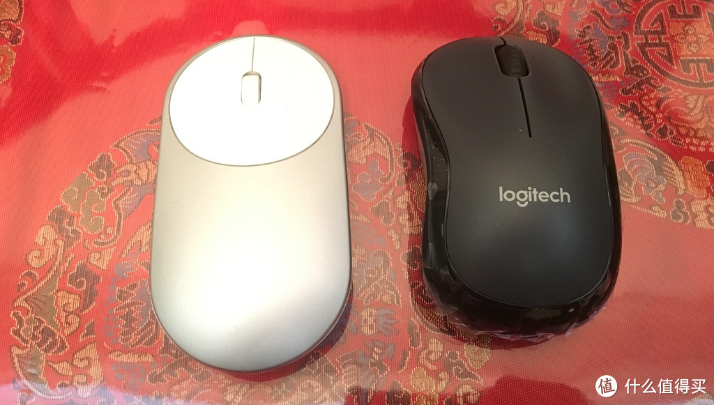 Logitech 罗技 静音M220 鼠标 VS MI 小米鼠标