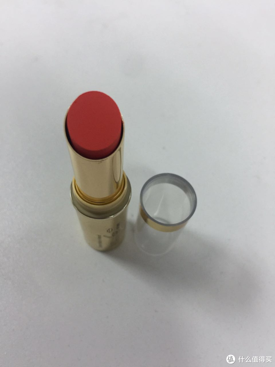 轻众测之MAXFACTOR蜜丝佛陀恒彩润泽锁色唇膏30#蜜桃橙使用有感--