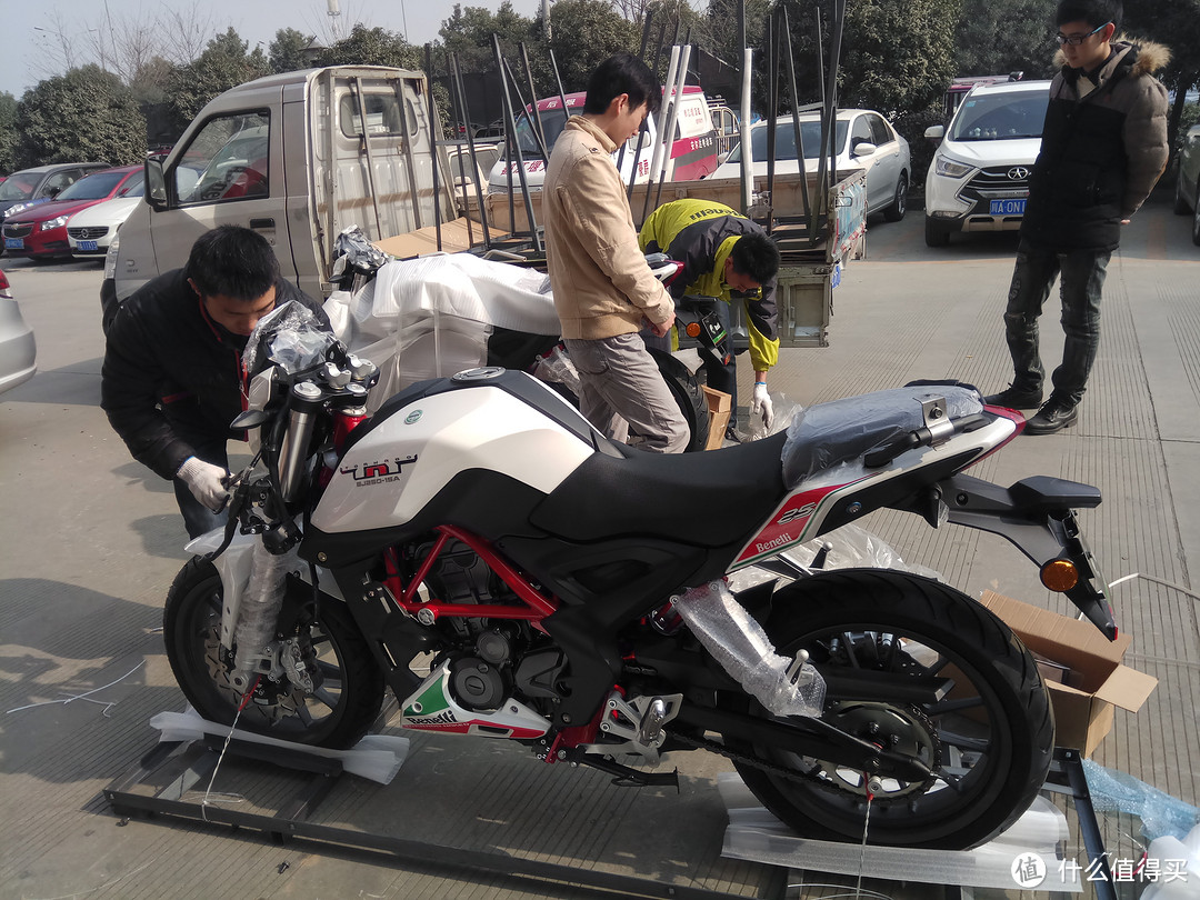 2016款 Benelli 贝纳利小黄龙TNT25 水冷电喷街跑摩托车 提货及初步使用感受