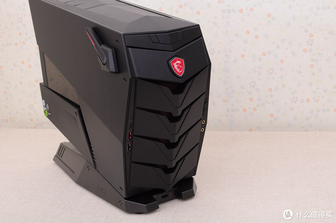 终于有年终奖了，帮壕友买的新年礼物：MSI 微星 Aegis x3主机 小晒