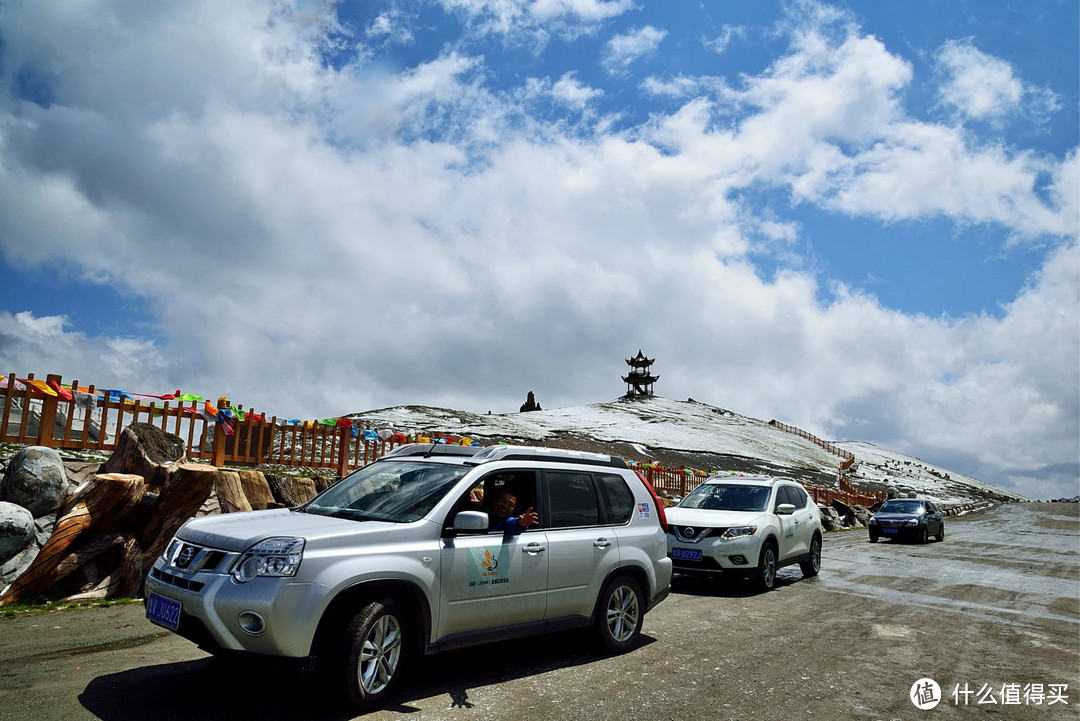 维族村落、大美天山、火焰山、葡萄沟​，到达赛里木湖