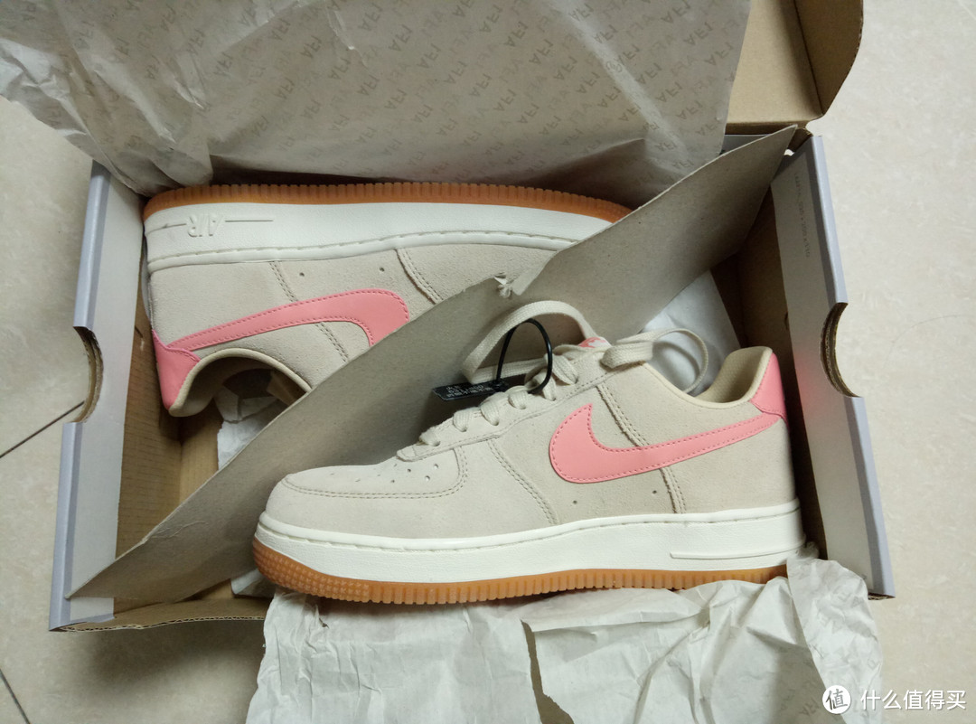 空军一号——NIKE 耐克 AIR FORCE1圣诞节配色 运动鞋开箱及真人秀