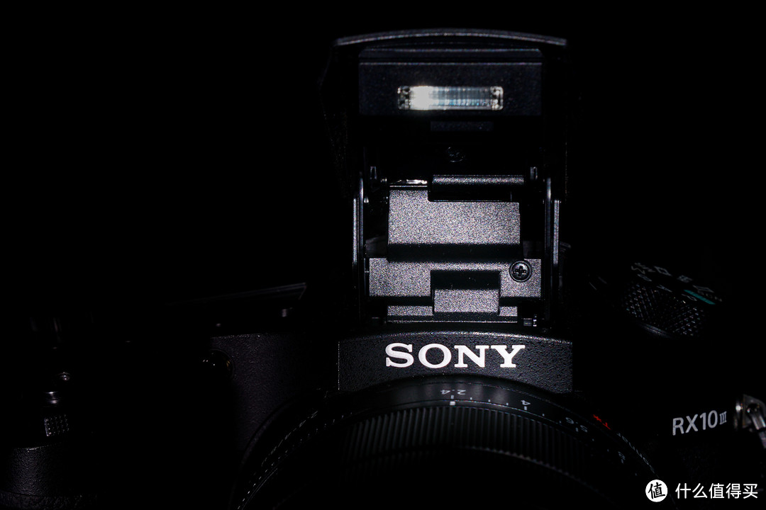 轻松拍娃,变焦利器——SONY 索尼 黑卡™RX10 III