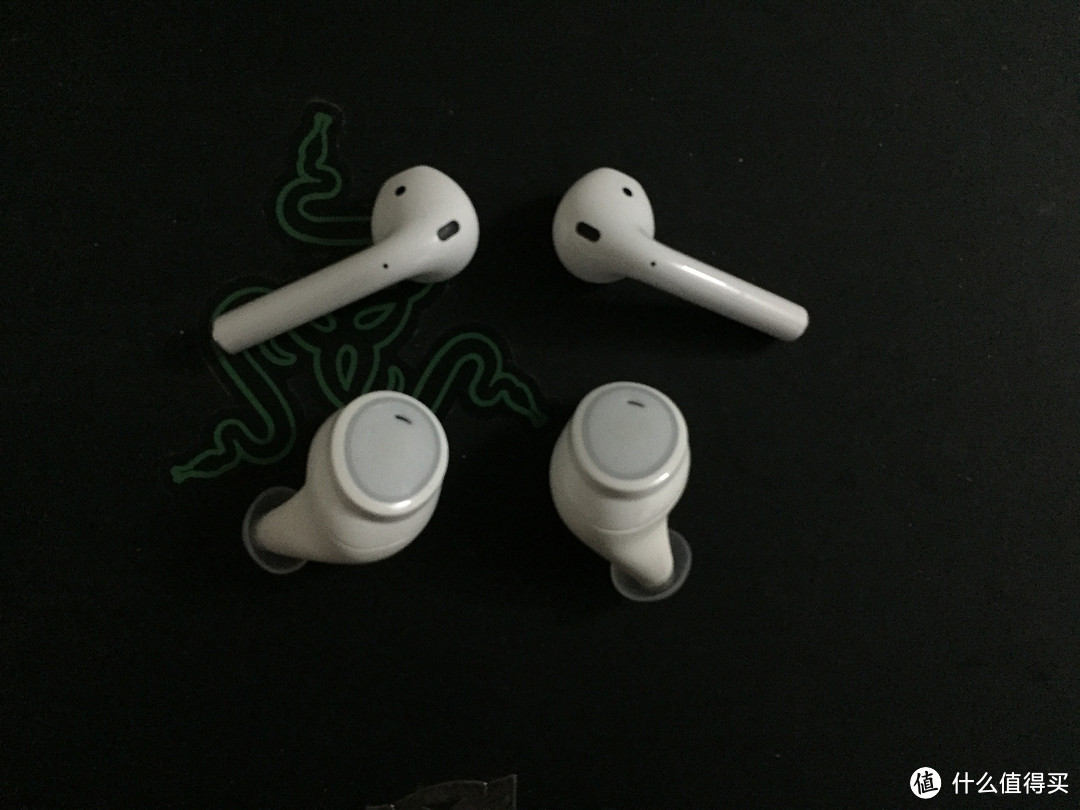 Apple 苹果 AirPods 无线耳机 和 Bragi the dash 简单对比