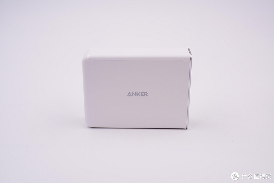 旅行者的优质生活 — ANKER QC2.0 便携充电器