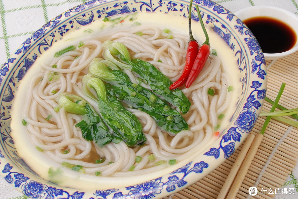 才饮长江水，又食武昌鱼