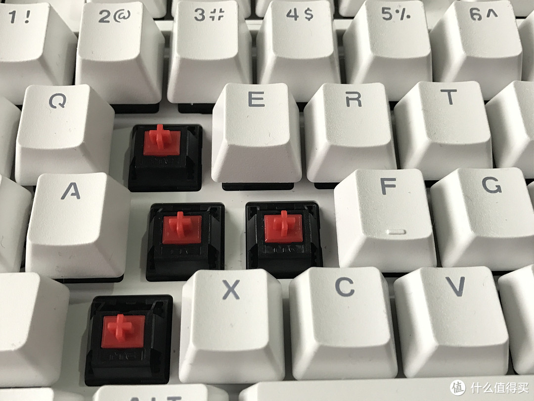 #原创新人# 入手的第一个机械键盘：MI 小米 悦米 87键白色红轴