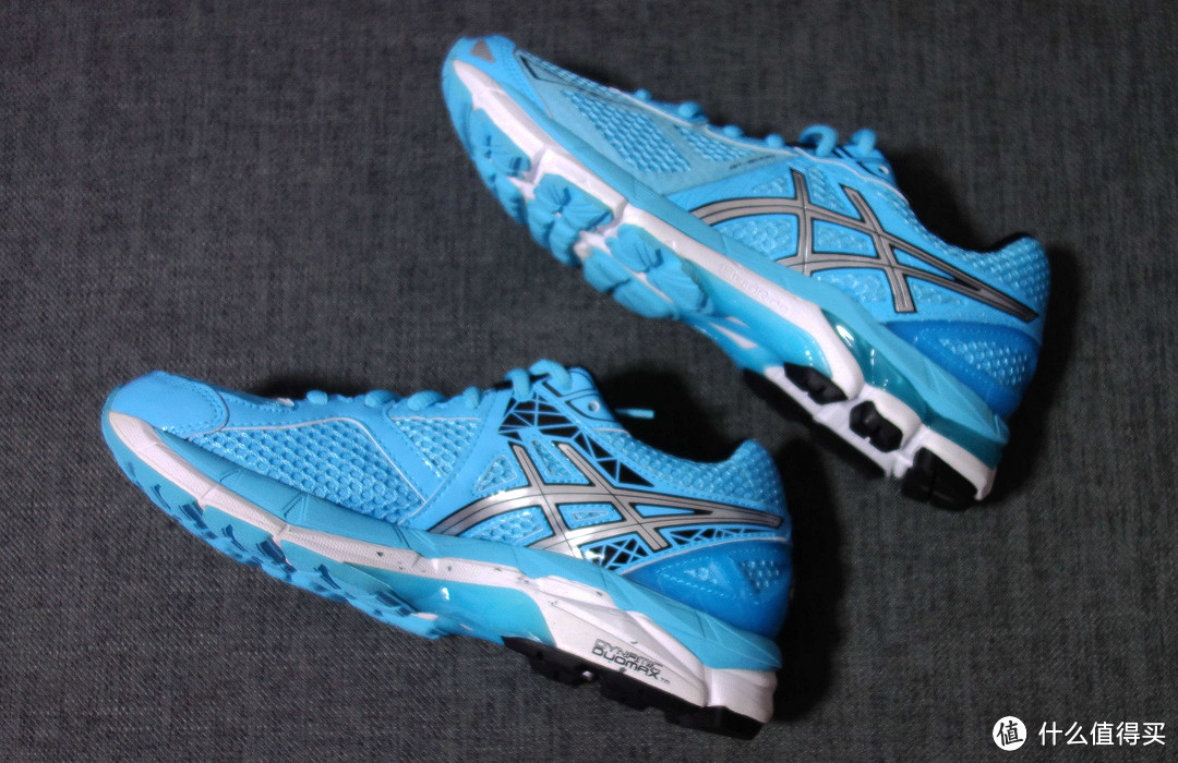 三百多的价格可以买A家次*级---ASICS 亚瑟士 GT-2000 3 跑鞋