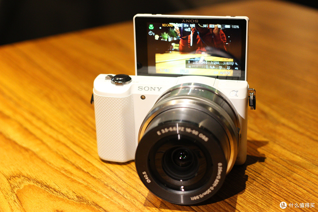 最低端的微单也比手机强多了:sony 索尼 a5000 套机