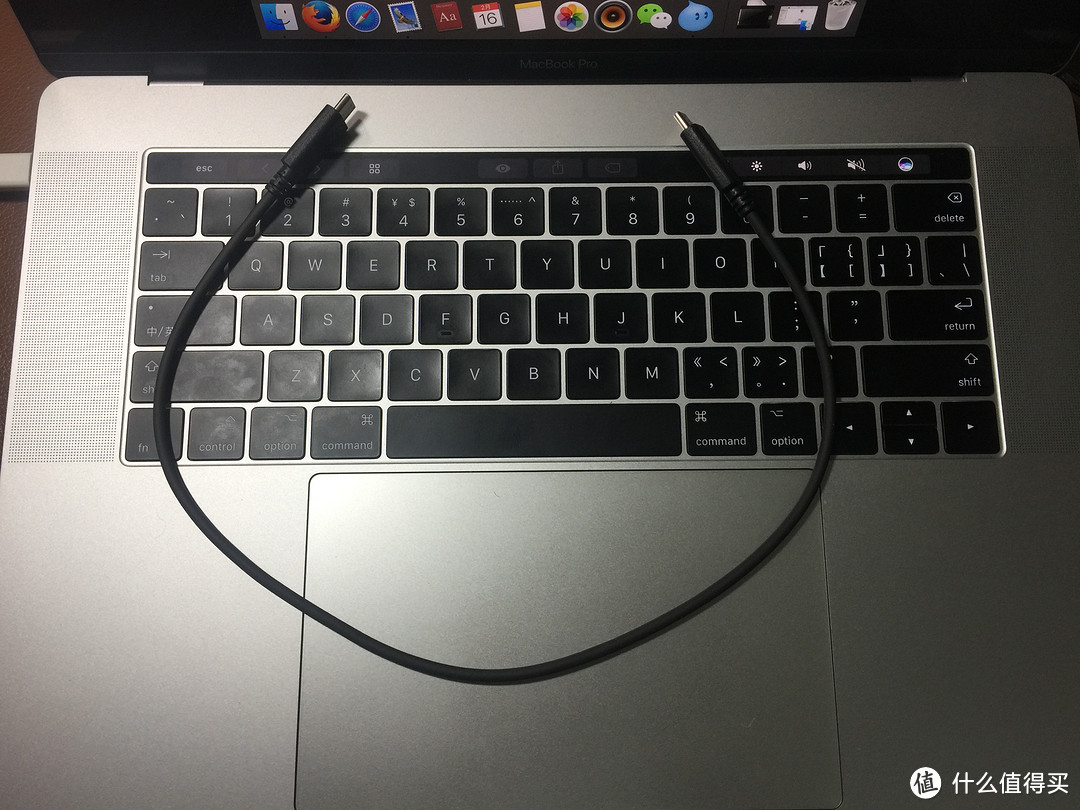 #本站首晒# 新MacBook Pro的大小配件——SanDisk 闪迪 至尊极速900移动固态硬盘+Anker usb3.1 hub