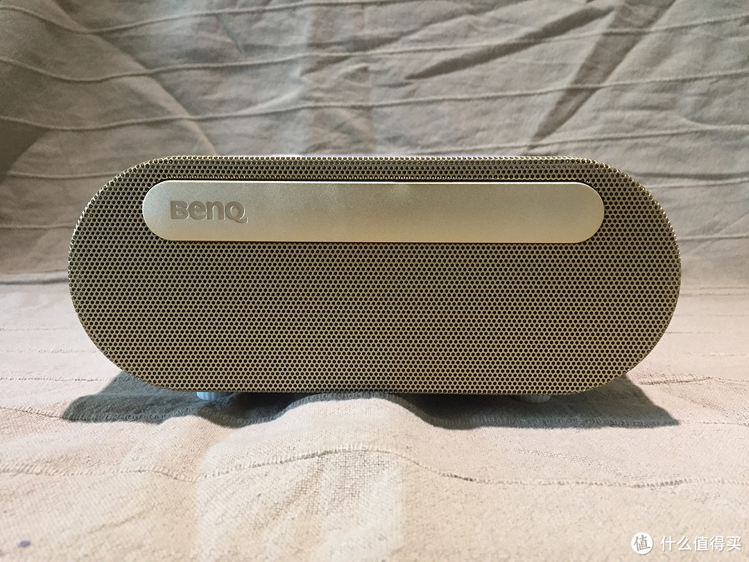 大眼睛的小胖子 — BenQ 明基 I500 智能短焦 家用投影机