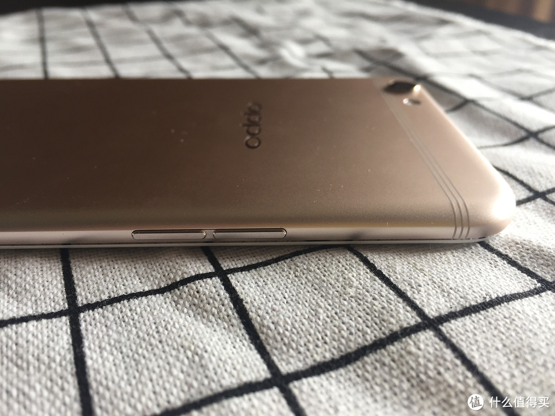 高价低配却月销300万台——OPPO R9S体验