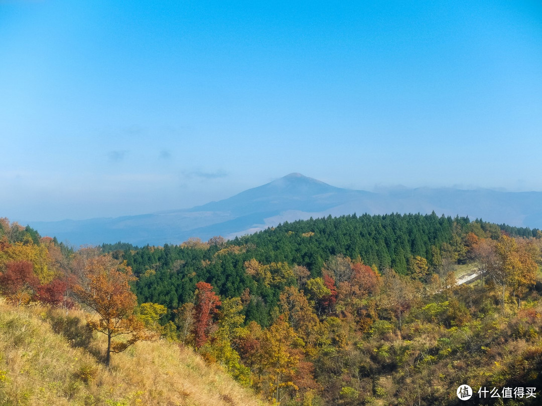 远处的阿苏山