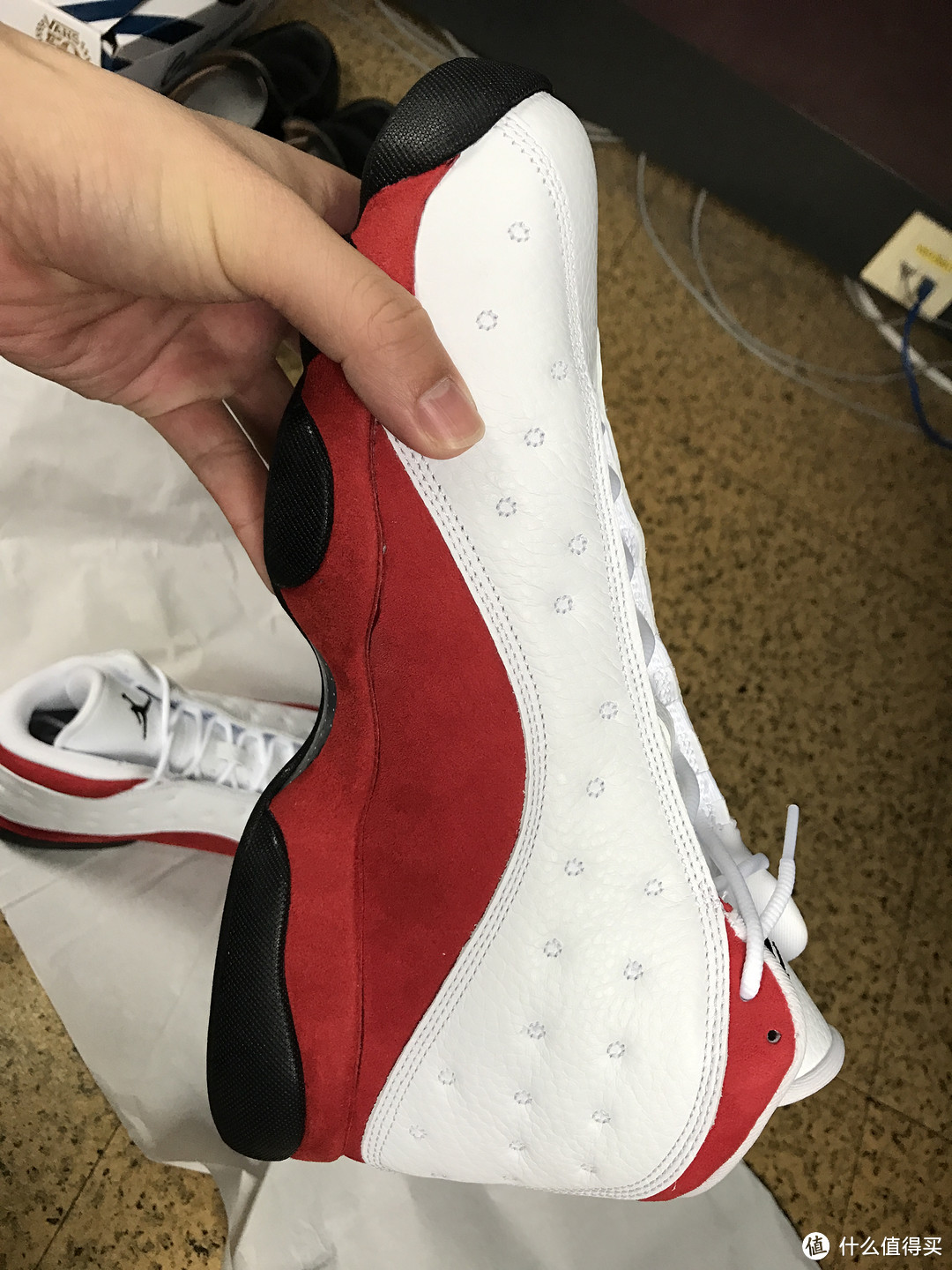 无关风月， 为情怀买单：Air Jordan 13 Retro 白红 篮球鞋