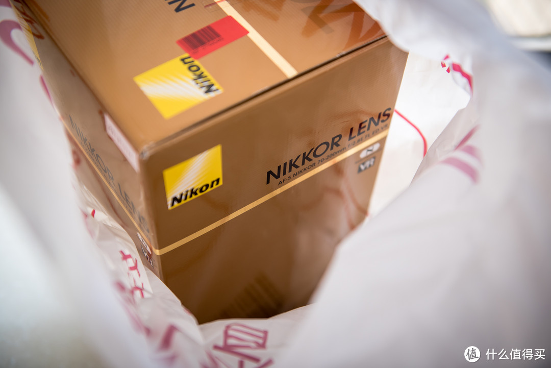 #本站首晒# 电磁炮来了：Nikon 尼康 70-200mm f/2.8E FL ED VR 三代镜头 开箱试拍！