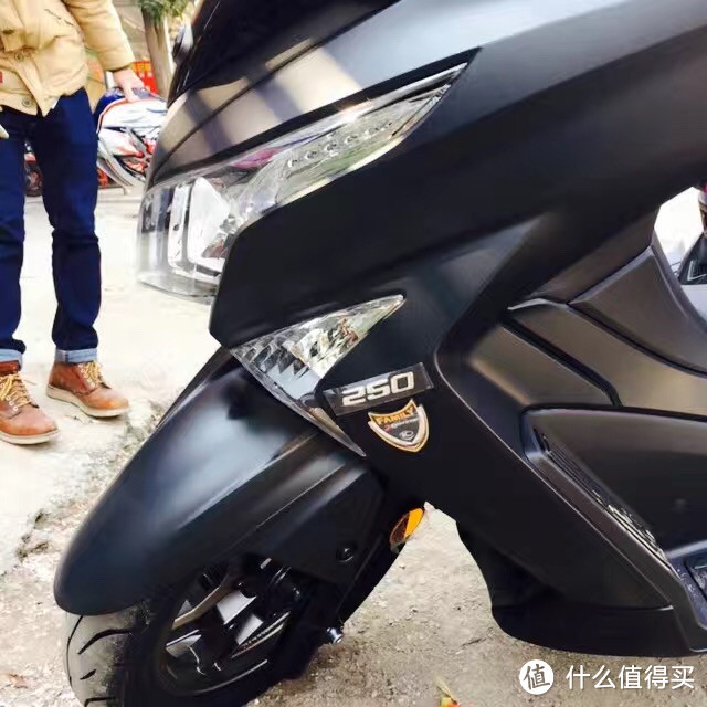 中年男的大玩具家有大黑機車常州光陽賽艇250開箱曬車