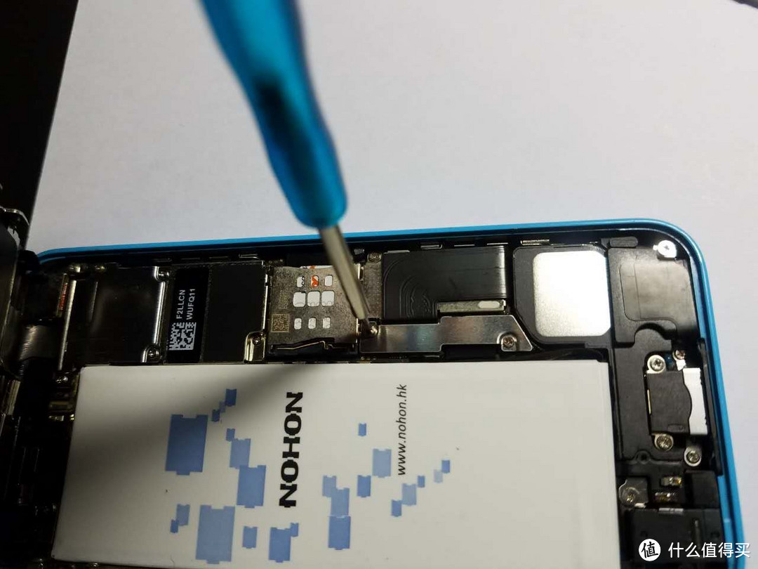 来，喝了这碗天香续命露：iPhone 5系列的拆机换电池、换屏幕教程