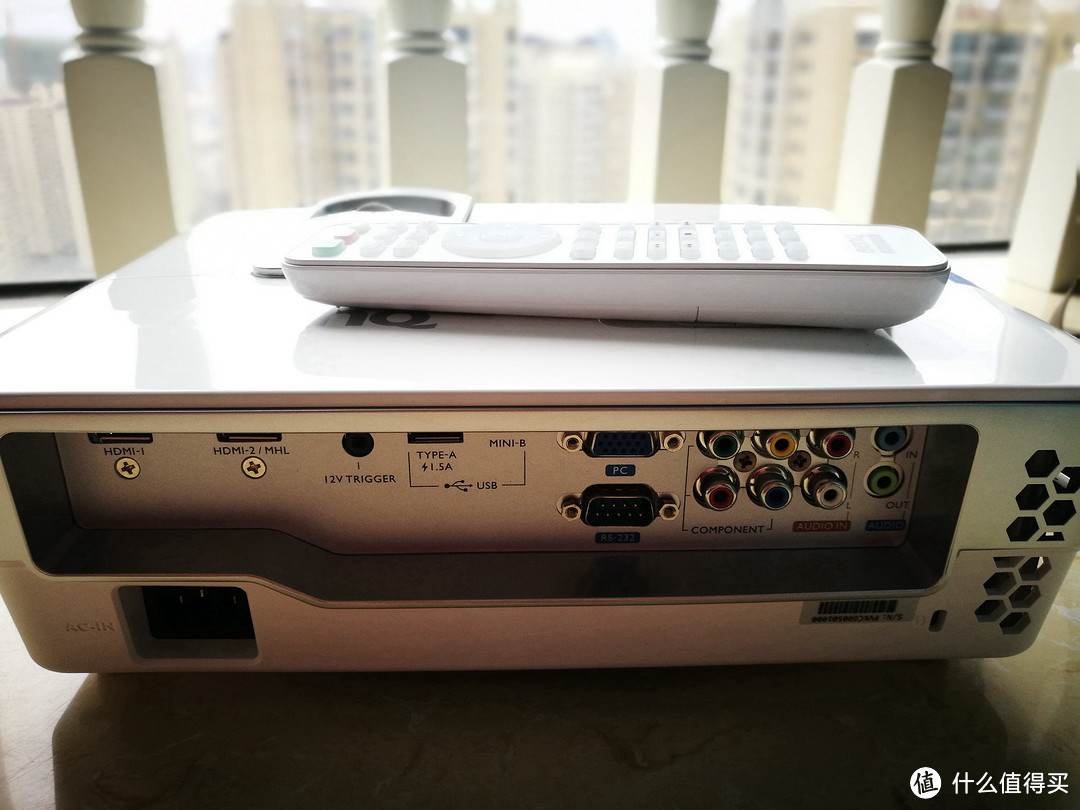 入门级1080P家用投影仪横评：BenQ 明基 W1070+ VS ViewSonic 优派 PJD7831HDL