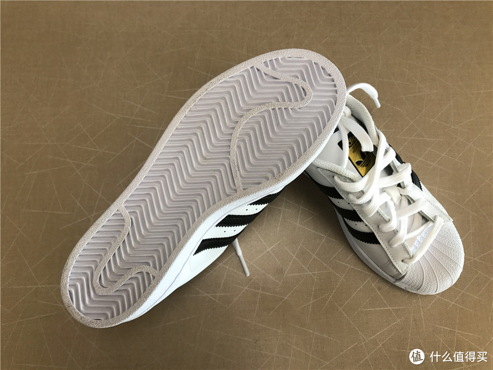 大妈值：宝贝格子有礼到-adidas 阿迪达斯 SUPERSTAR金标 板鞋 开箱&搭配