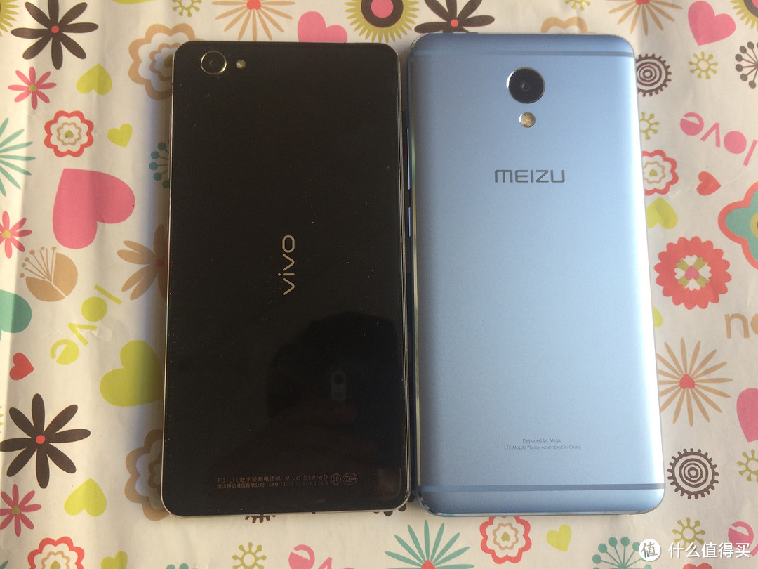 5寸的屏幕【魅蓝note5主机】全家福耳机买的时候店