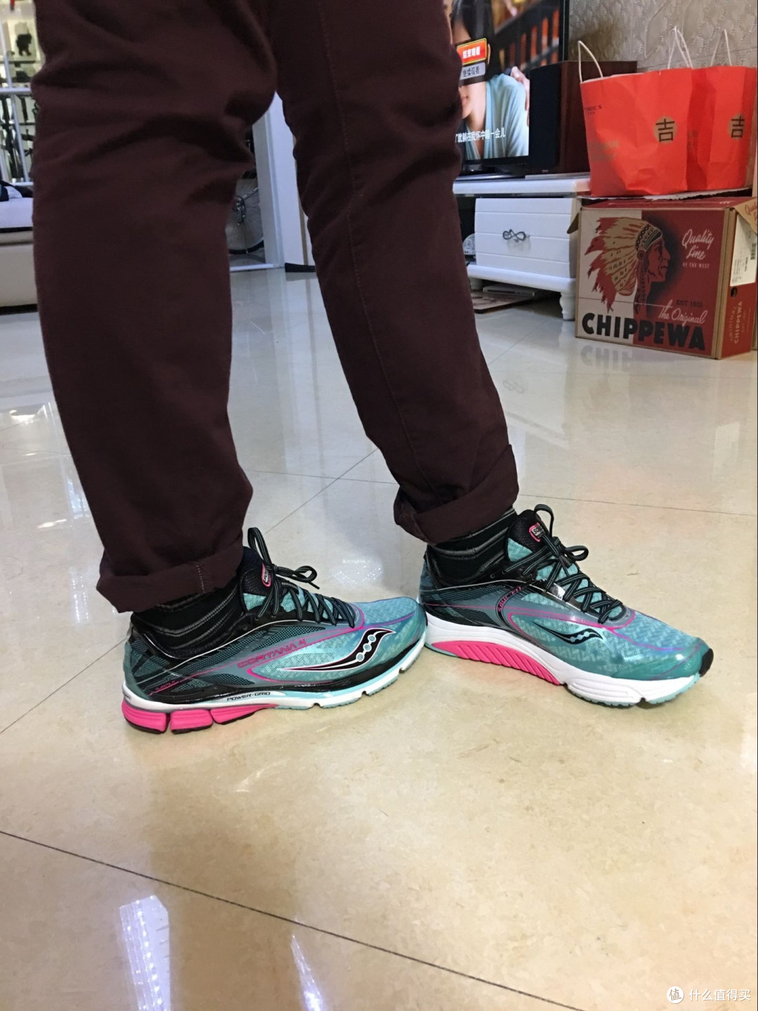 女鞋男穿的大师:saucony 圣康尼 CORTANA 4 轻量缓震跑鞋 迟来的开箱(独家赠送防骗秘籍)