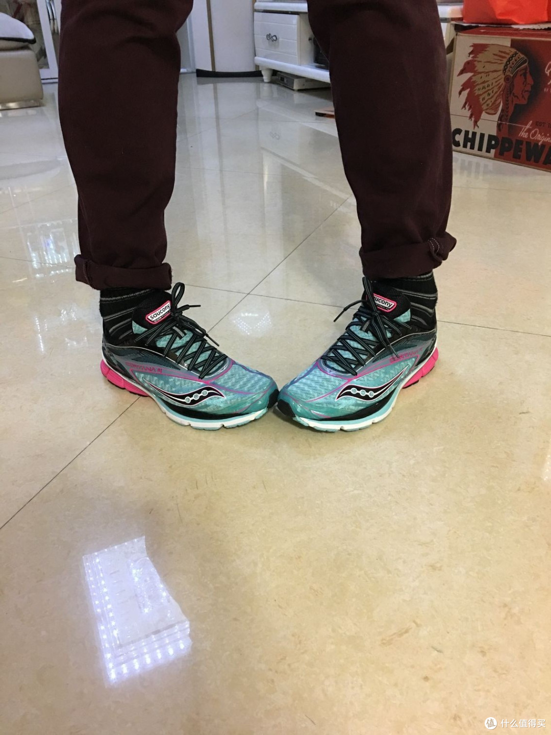 女鞋男穿的大师:saucony 圣康尼 CORTANA 4 轻量缓震跑鞋 迟来的开箱(独家赠送防骗秘籍)