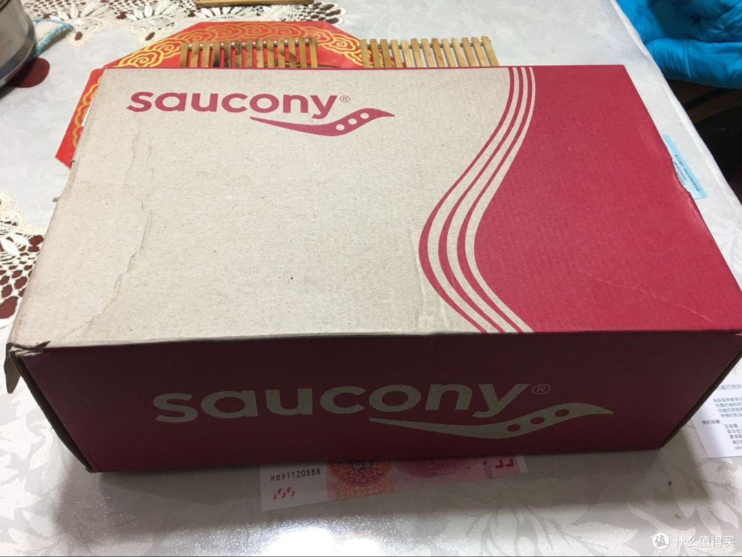 女鞋男穿的大师:saucony 圣康尼 CORTANA 4 轻量缓震跑鞋 迟来的开箱(独家赠送防骗秘籍)