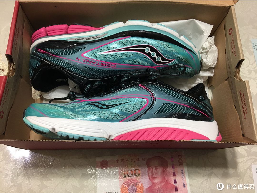 女鞋男穿的大师：saucony 圣康尼 CORTANA 4 轻量缓震跑鞋 迟来的开箱（独家赠送防骗秘籍）