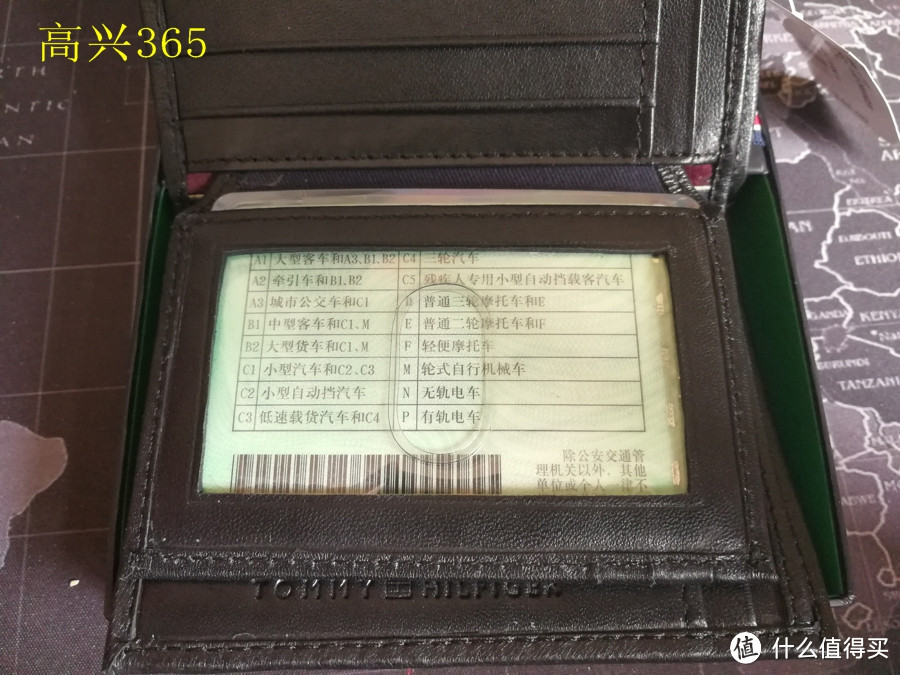 开箱晒下放毛爷爷不跑边的Tommy Hilfiger竖款羔羊皮对折钱包，及有关钱包的购买知识